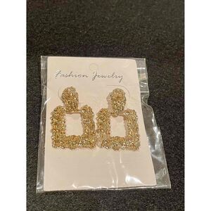 NWT Fashion Jewelry Gold Glitter Detail Dangle Statement Earrings